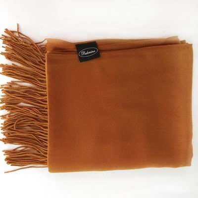 Pashmina con borde de flecos