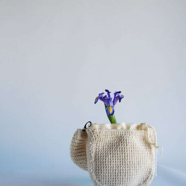 bolso champagne schrunchie